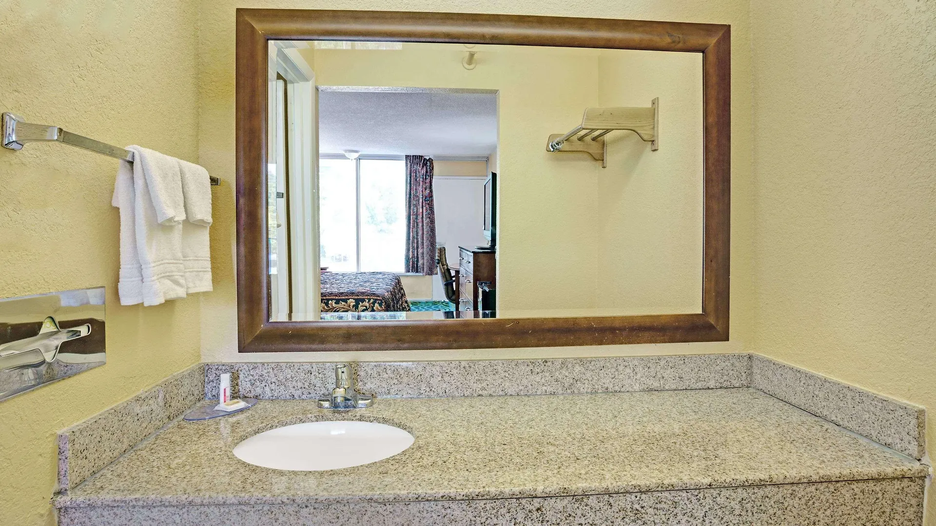 ** Hotel Days Inn By Wyndham Norfolk Military Circle United States