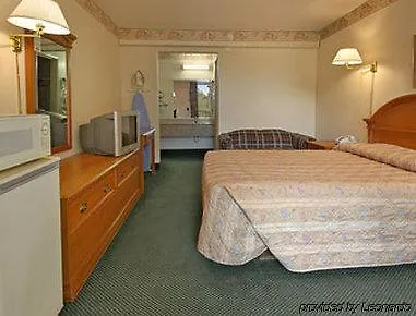 Days Inn By Wyndham Norfolk Military Circle