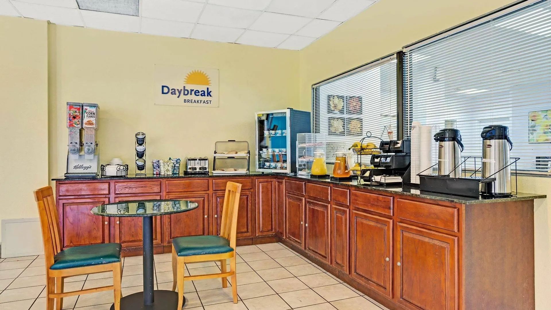 Days Inn By Wyndham Norfolk Military Circle 2*,